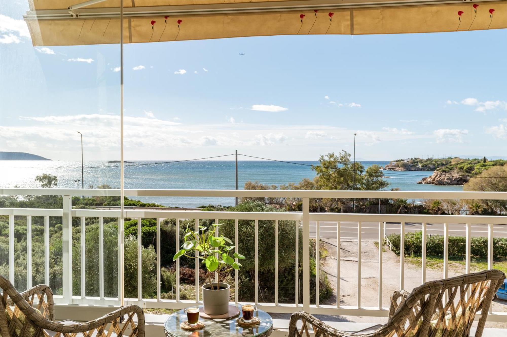 Amazing Sea View Apartment Kalivia Thorikou Екстер'єр фото